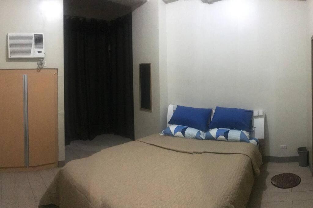 Lovely 2 Bed Room Condo Infront Of Naia Terminal 3 Manila Kültér fotó