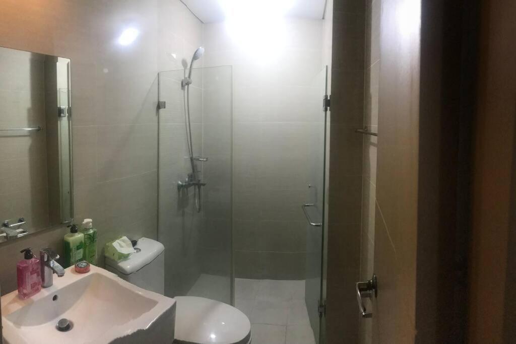 Lovely 2 Bed Room Condo Infront Of Naia Terminal 3 Manila Kültér fotó