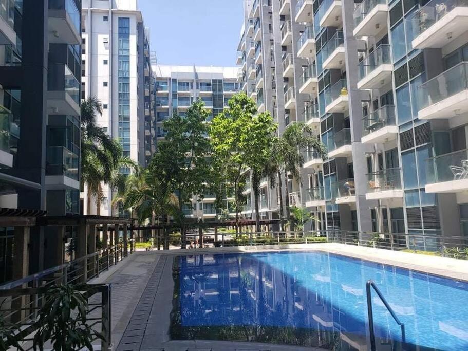 Lovely 2 Bed Room Condo Infront Of Naia Terminal 3 Manila Kültér fotó