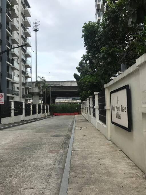 Lovely 2 Bed Room Condo Infront Of Naia Terminal 3 Manila Kültér fotó