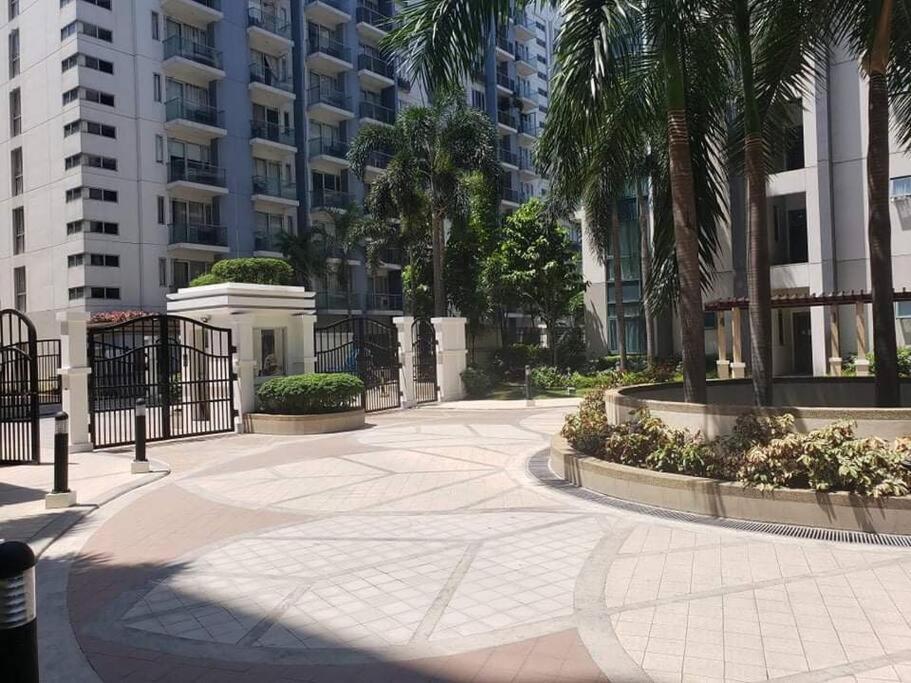 Lovely 2 Bed Room Condo Infront Of Naia Terminal 3 Manila Kültér fotó